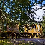 Hébergement de vacances Domaine Construction Bois Sur Pilotis Dans Chênaie Proche Océan *