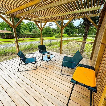 Prázdninový dům Domaine Construction Bois Sur Pilotis Dans Chenaie Proche Ocean